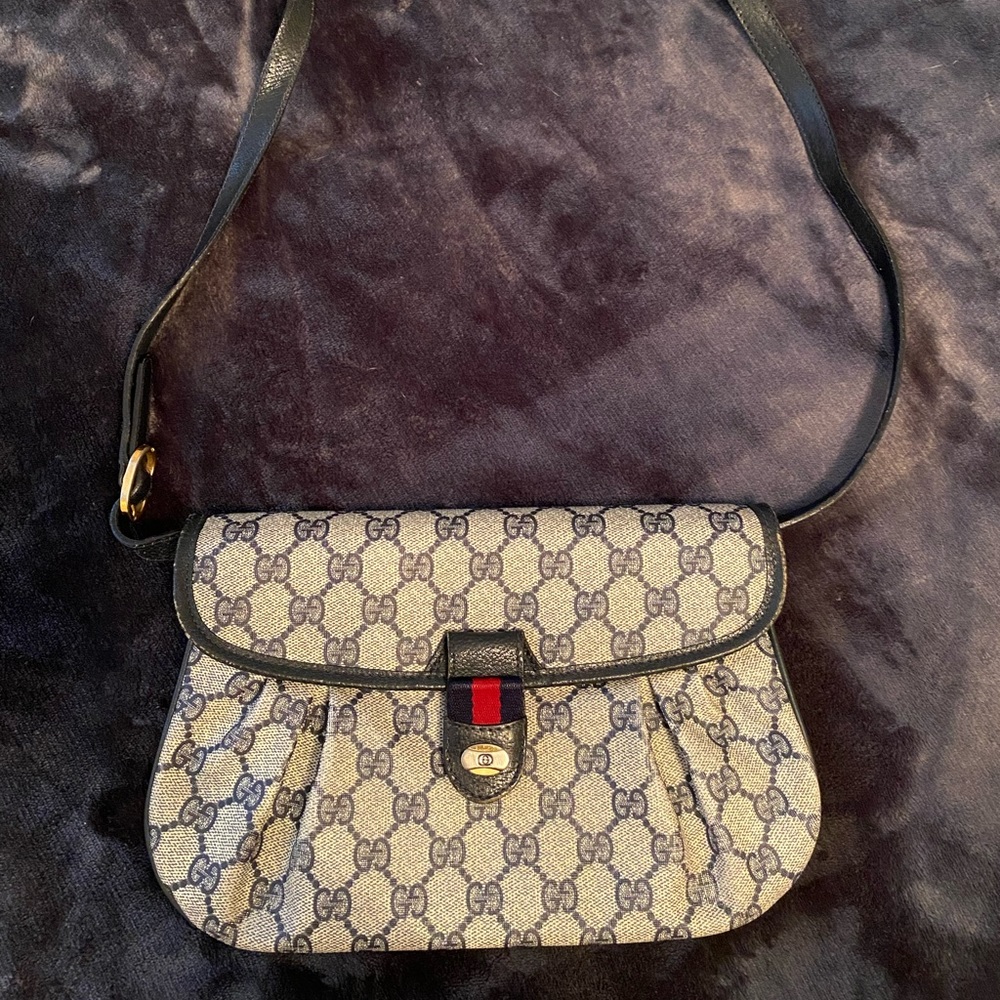 Authentic Vintage Gucci shoulder/crossbody bag